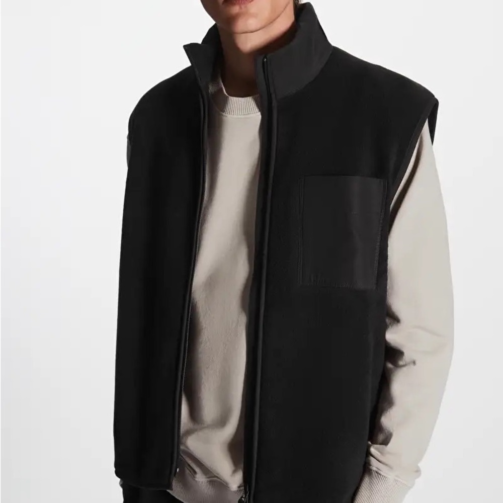 COS Relaxed Fit Ripstop-Trimmed Fleece Vest
